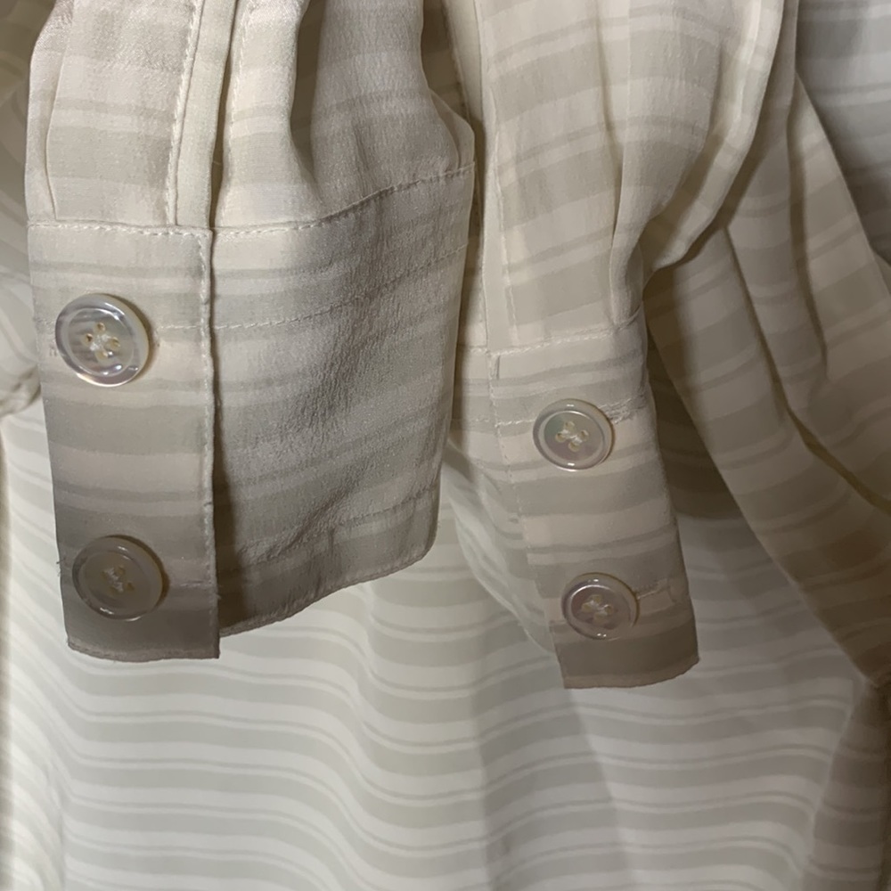 J Crew 100% Silk Blouse Size 2 - Picture 7 of 7